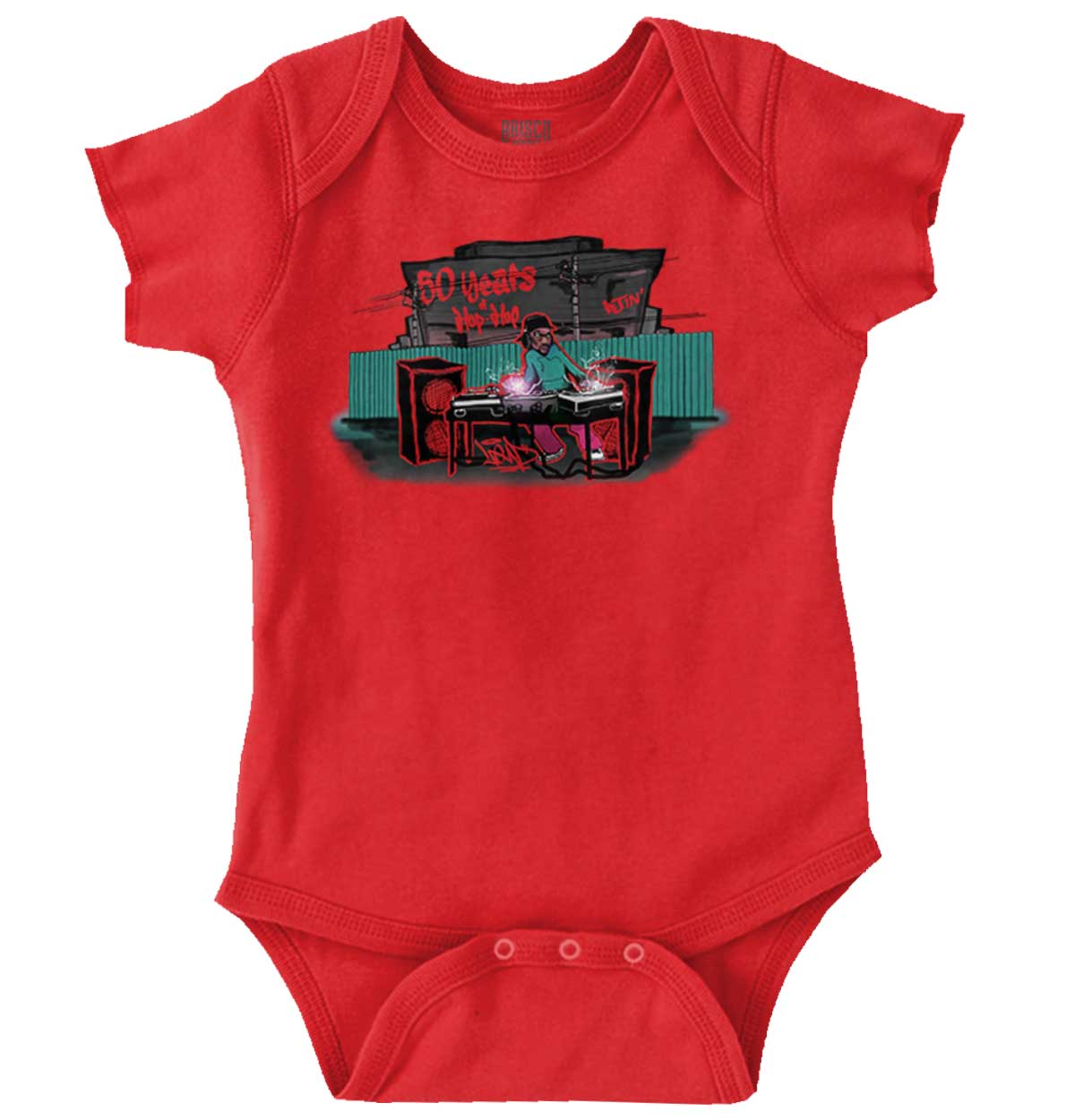This shirt features a design inspired by urban art with a DJ mixing music and speakers playing. It's a celebration of 50 years of hip-hop and pays homage to its roots.